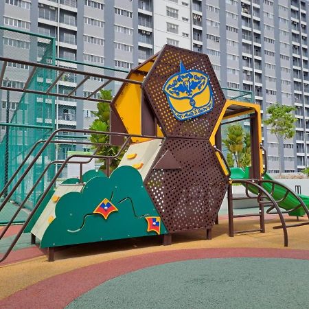Impiana Homestay Near Putrajaya, Cyberjaya, Musliem Only,Wifi,Netflix Кампунг Денгкіл Екстер'єр фото