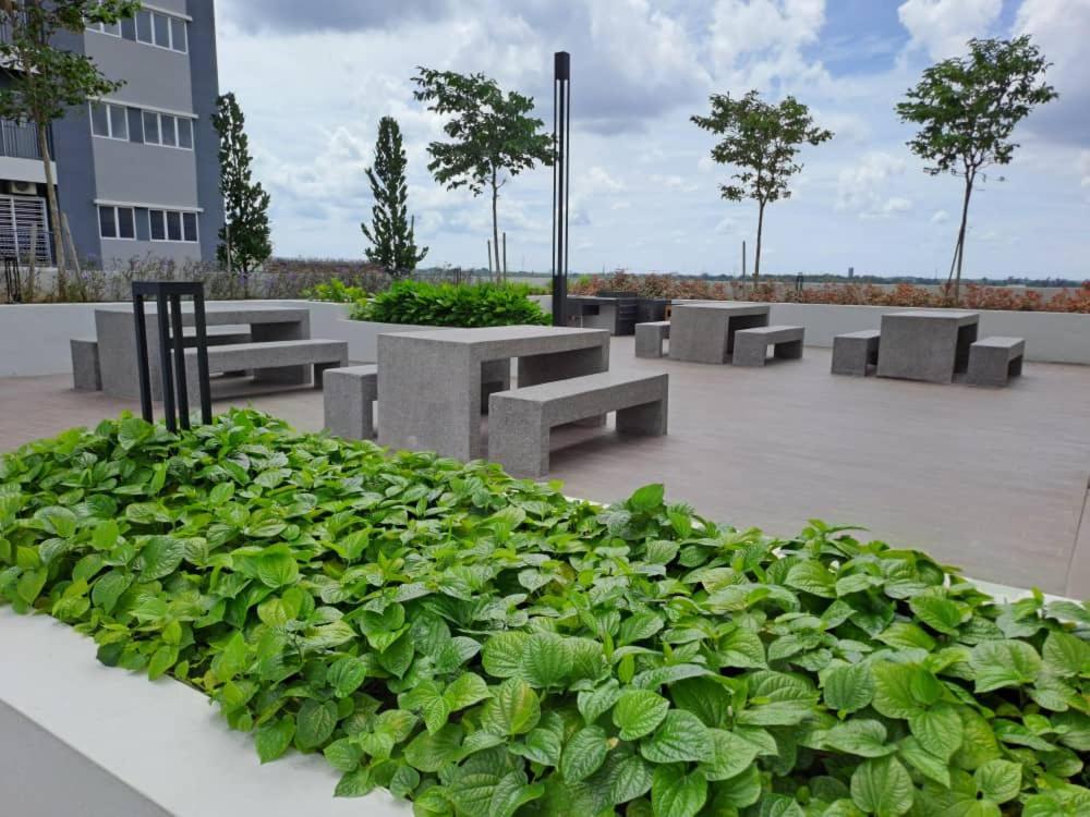 Impiana Homestay Near Putrajaya, Cyberjaya, Musliem Only,Wifi,Netflix Кампунг Денгкіл Екстер'єр фото