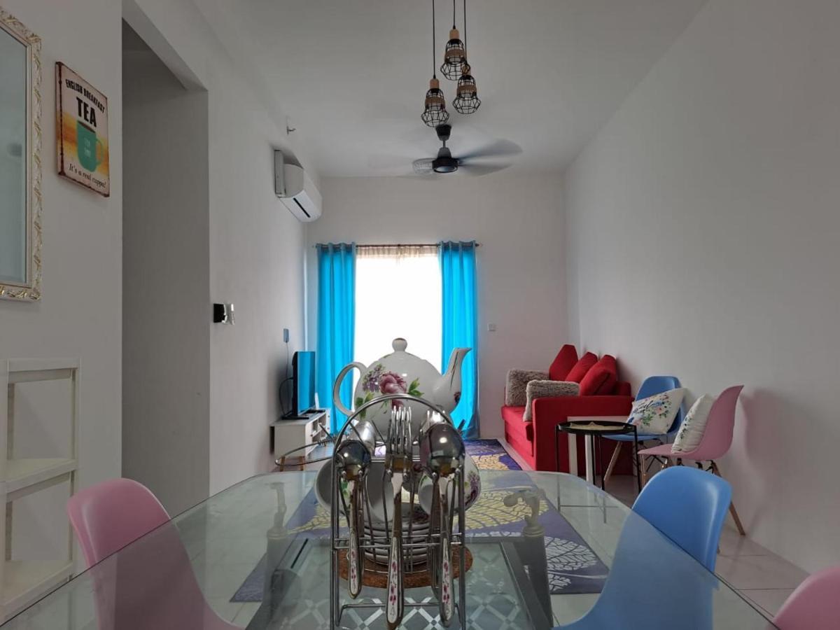 Impiana Homestay Near Putrajaya, Cyberjaya, Musliem Only,Wifi,Netflix Кампунг Денгкіл Екстер'єр фото