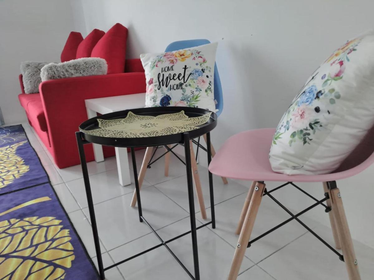 Impiana Homestay Near Putrajaya, Cyberjaya, Musliem Only,Wifi,Netflix Кампунг Денгкіл Екстер'єр фото