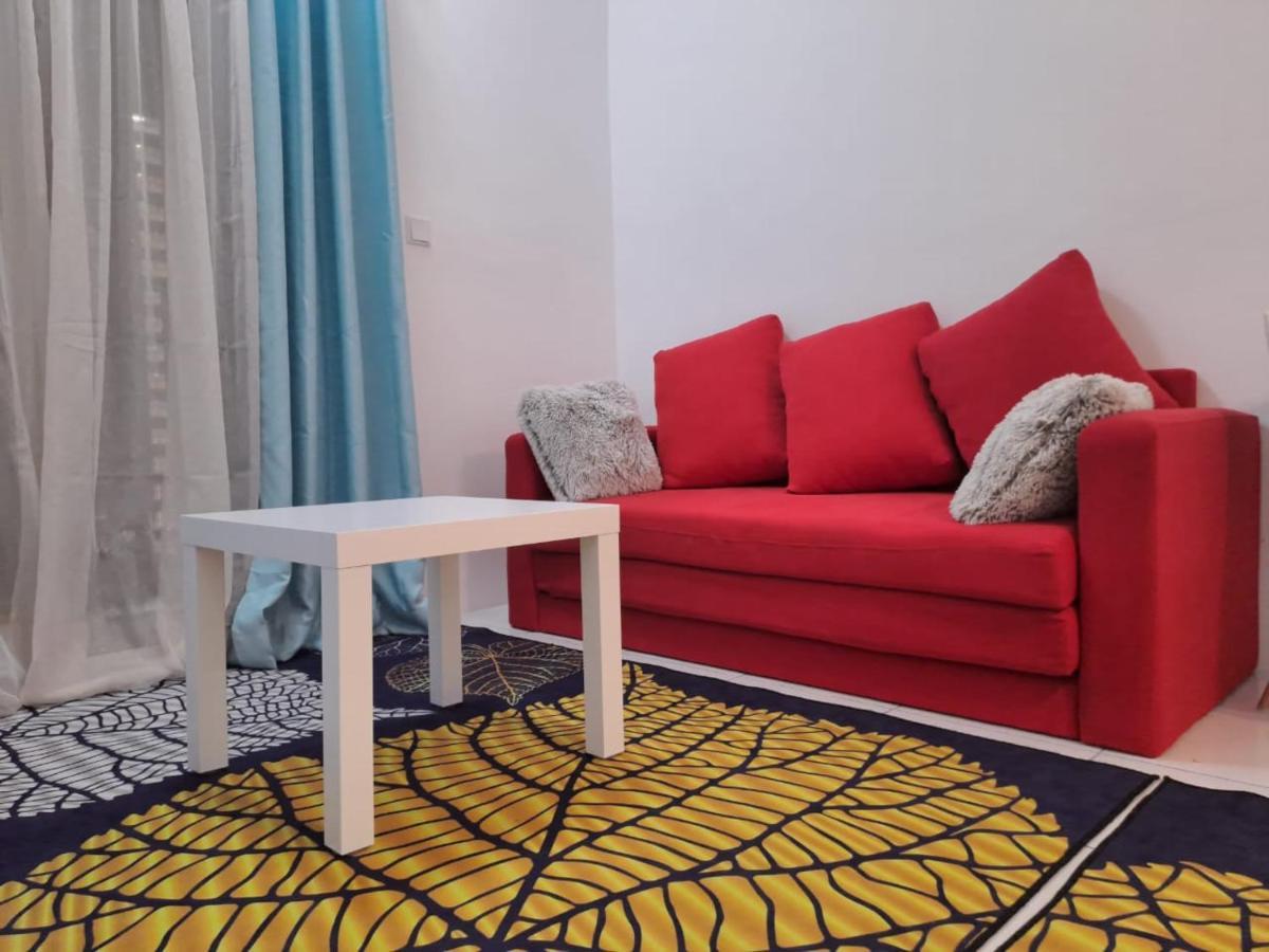 Impiana Homestay Near Putrajaya, Cyberjaya, Musliem Only,Wifi,Netflix Кампунг Денгкіл Екстер'єр фото
