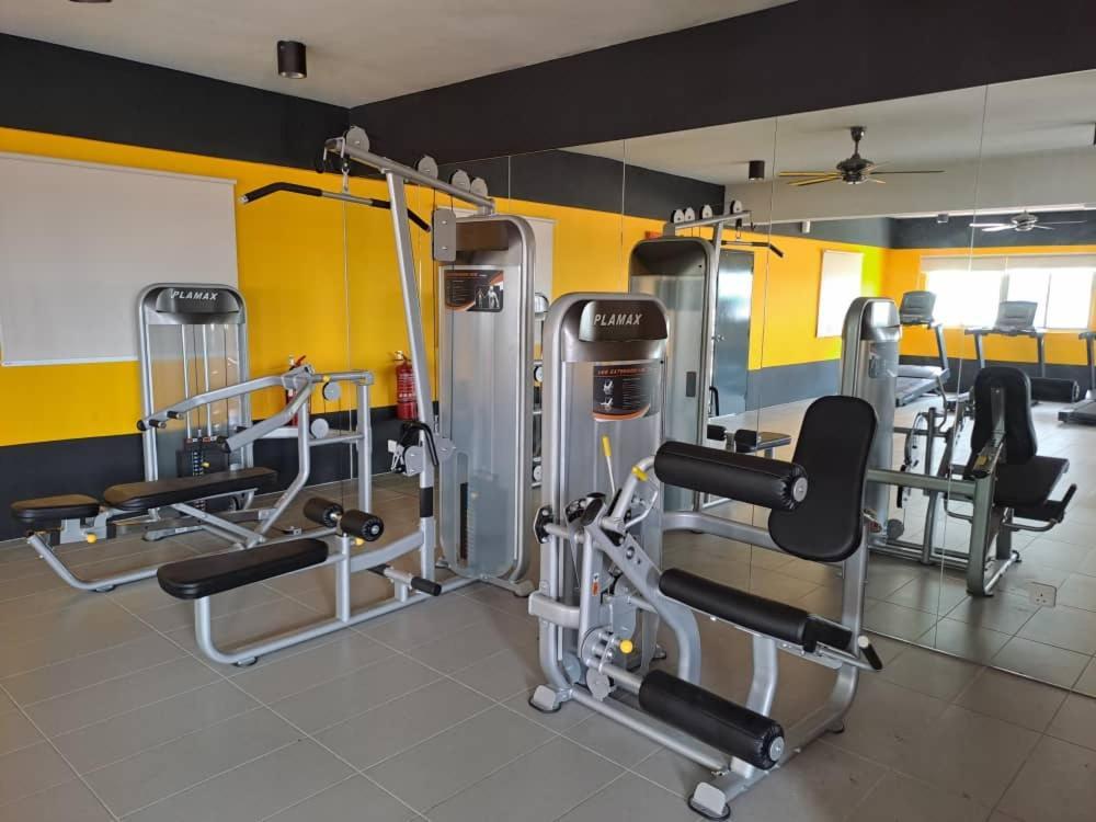 Impiana Homestay Near Putrajaya, Cyberjaya, Musliem Only,Wifi,Netflix Кампунг Денгкіл Екстер'єр фото