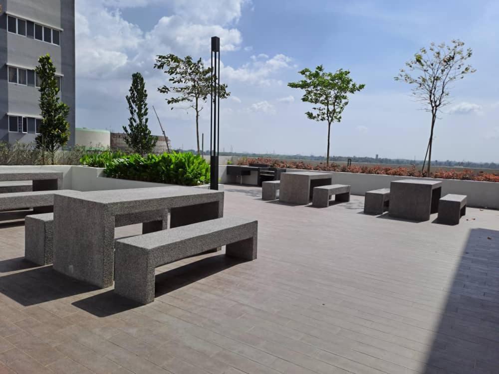 Impiana Homestay Near Putrajaya, Cyberjaya, Musliem Only,Wifi,Netflix Кампунг Денгкіл Екстер'єр фото