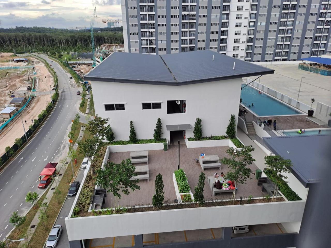 Impiana Homestay Near Putrajaya, Cyberjaya, Musliem Only,Wifi,Netflix Кампунг Денгкіл Екстер'єр фото