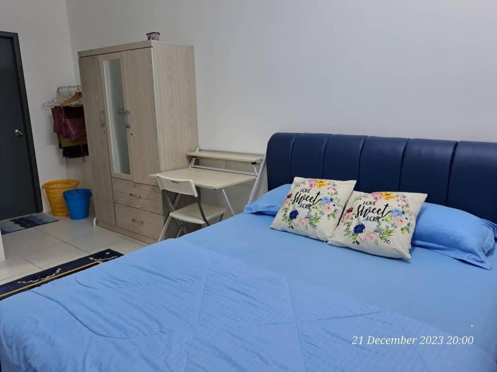 Impiana Homestay Near Putrajaya, Cyberjaya, Musliem Only,Wifi,Netflix Кампунг Денгкіл Екстер'єр фото