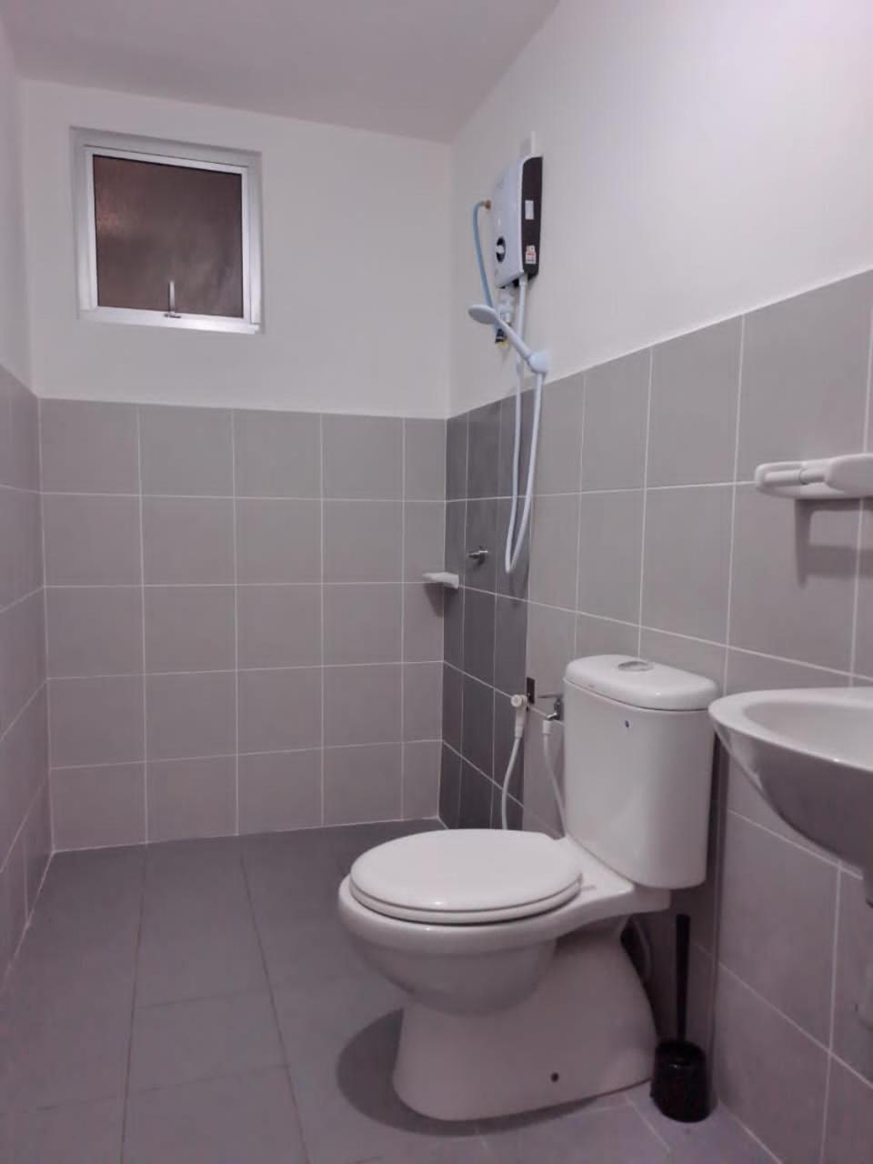 Impiana Homestay Near Putrajaya, Cyberjaya, Musliem Only,Wifi,Netflix Кампунг Денгкіл Екстер'єр фото